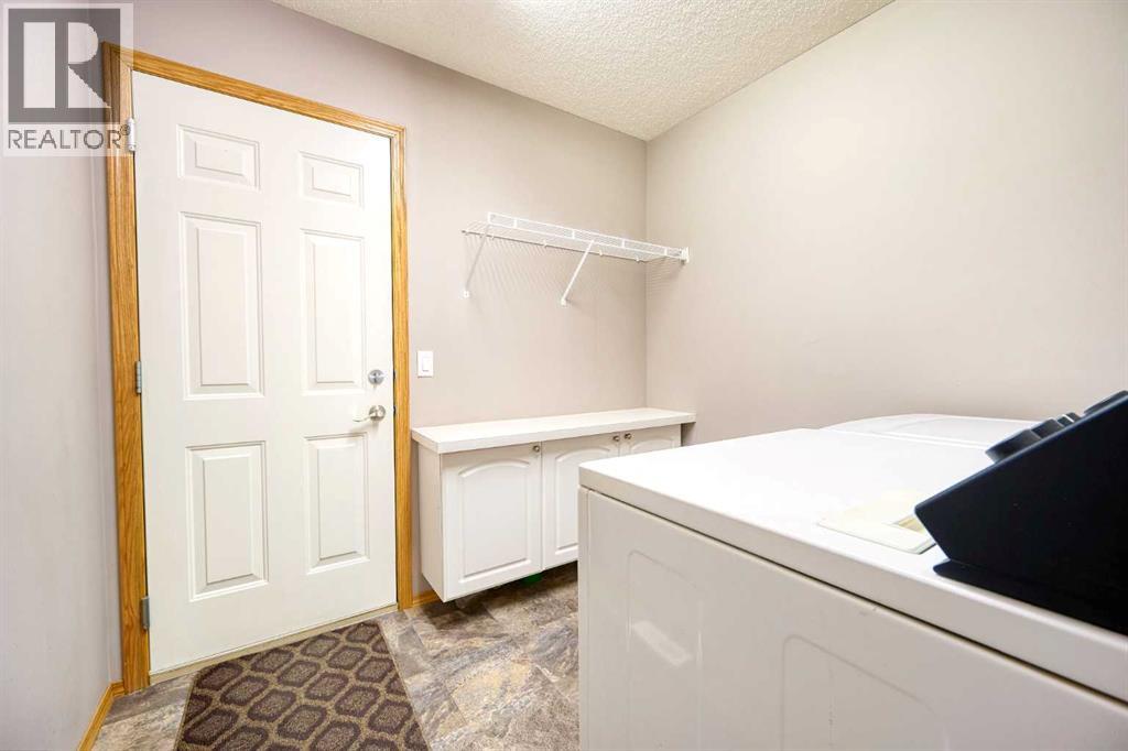 19 Westpoint Court Sw, Calgary, Alberta  T3H 4M7 - Photo 16 - A2259231