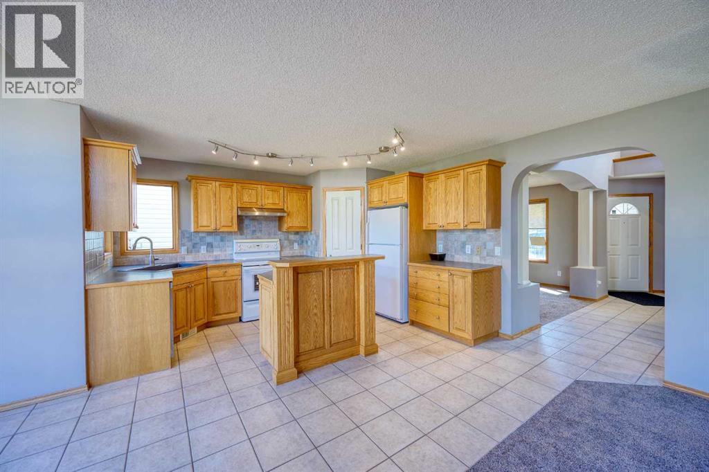 19 Westpoint Court Sw, Calgary, Alberta  T3H 4M7 - Photo 10 - A2259231