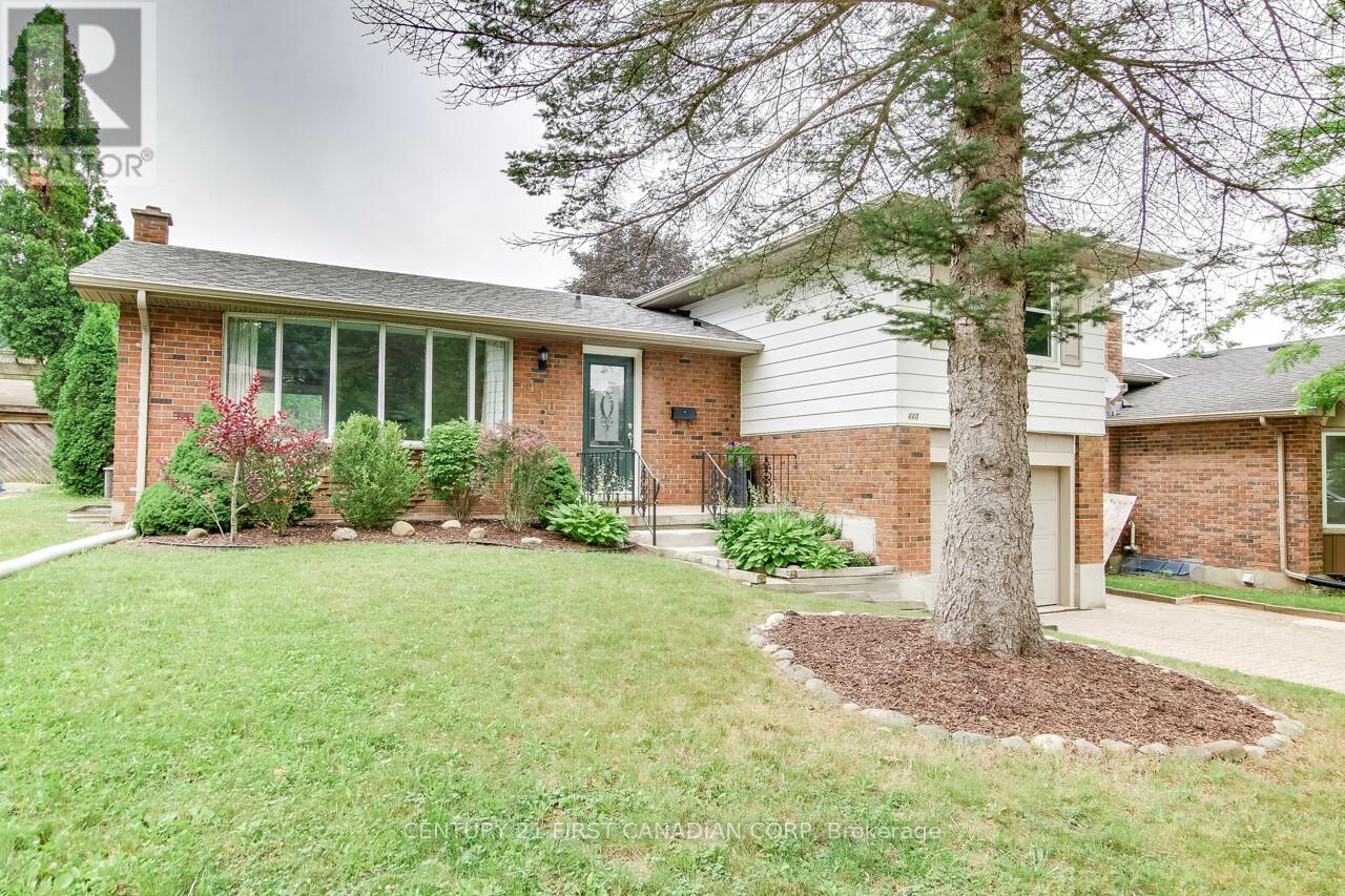 440 Castlegrove Boulevard, London North, Ontario  N6G 1K8 - Photo 2 - X12429153