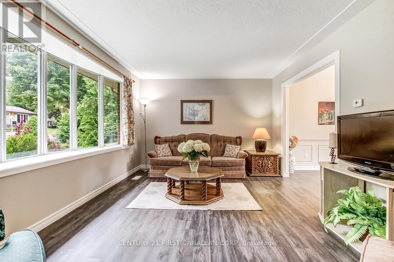 440 Castlegrove Boulevard, London North, Ontario  N6G 1K8 - Photo 4 - X12429153