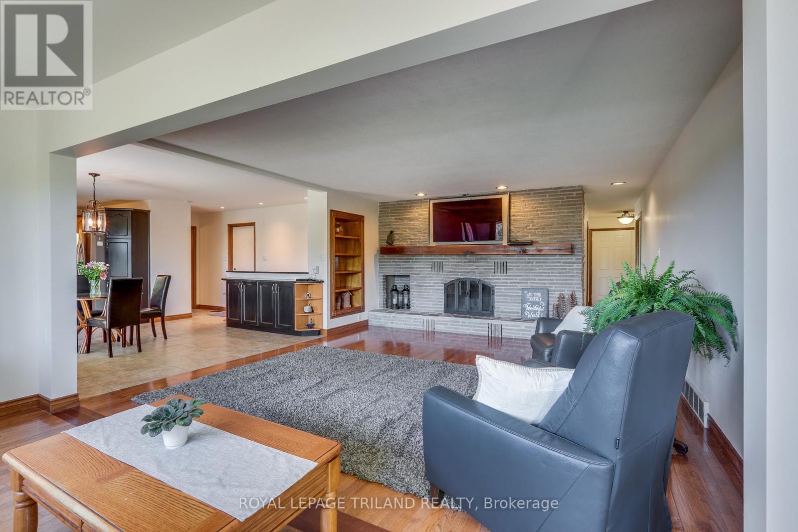 22604 Vanneck Road, Middlesex Centre, Ontario  N0M 2A0 - Photo 17 - X12429218