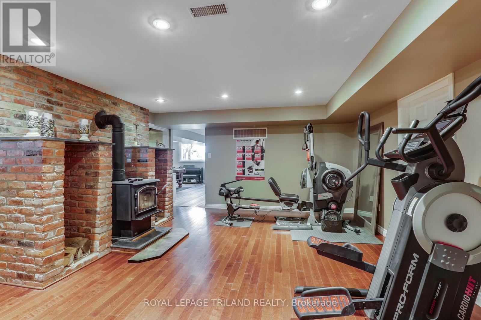 22604 Vanneck Road, Middlesex Centre, Ontario  N0M 2A0 - Photo 26 - X12429218