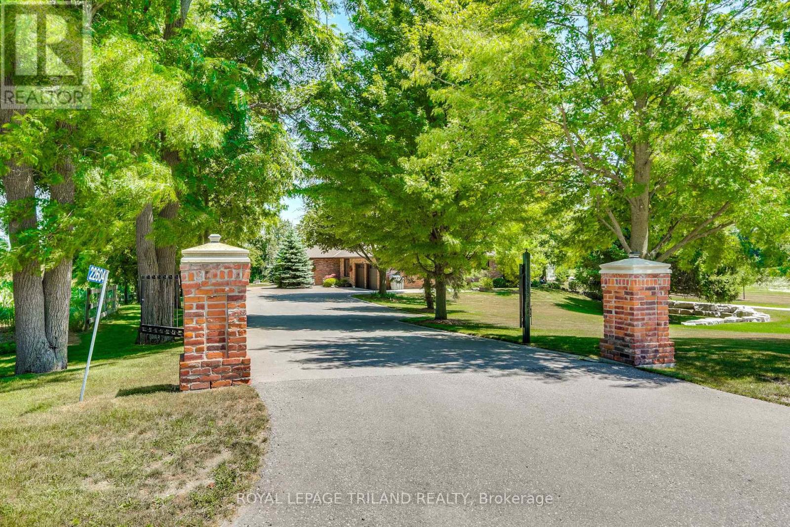 22604 Vanneck Road, Middlesex Centre, Ontario  N0M 2A0 - Photo 3 - X12429218