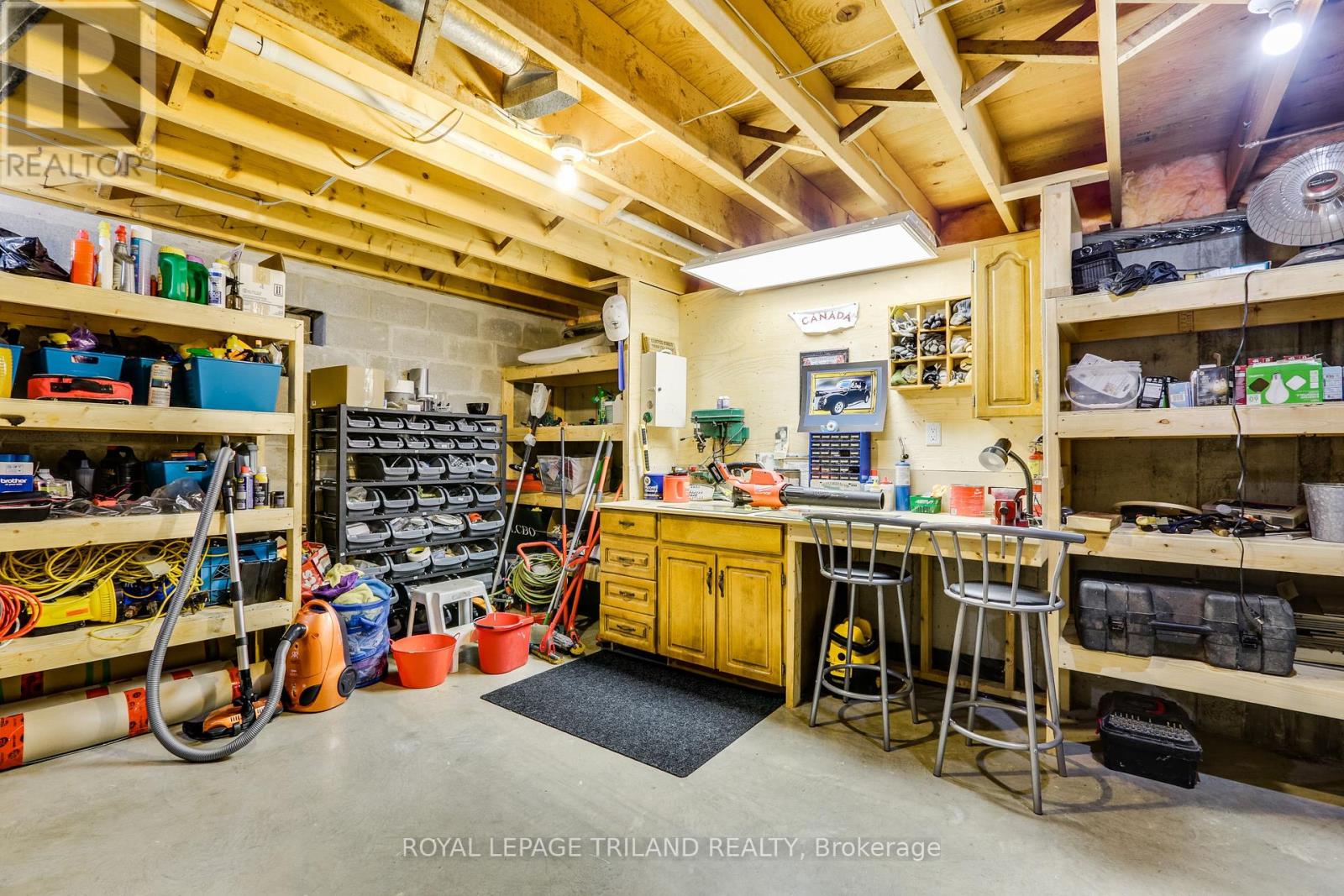 22604 Vanneck Road, Middlesex Centre, Ontario  N0M 2A0 - Photo 32 - X12429218