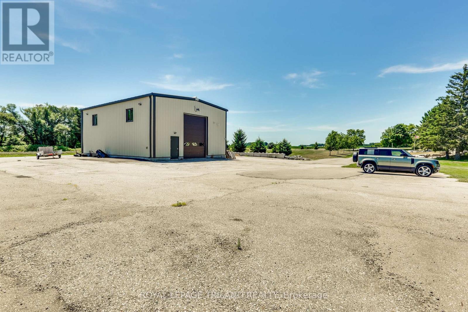 22604 Vanneck Road, Middlesex Centre, Ontario  N0M 2A0 - Photo 38 - X12429218