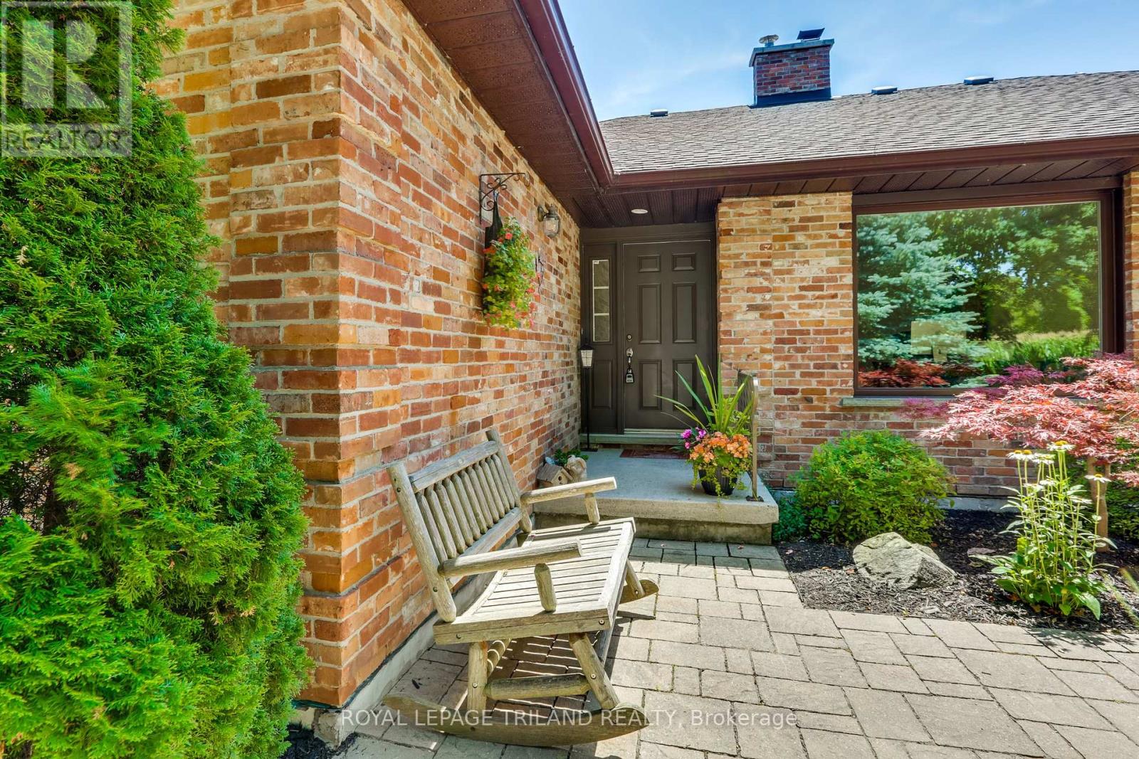 22604 Vanneck Road, Middlesex Centre, Ontario  N0M 2A0 - Photo 6 - X12429218