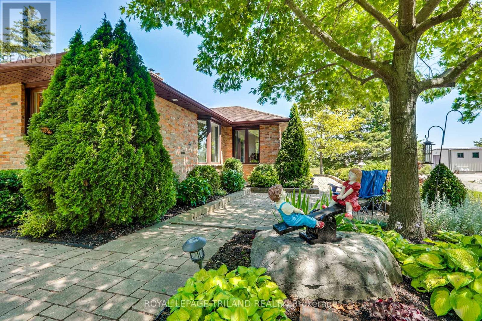 22604 Vanneck Road, Middlesex Centre, Ontario  N0M 2A0 - Photo 7 - X12429218