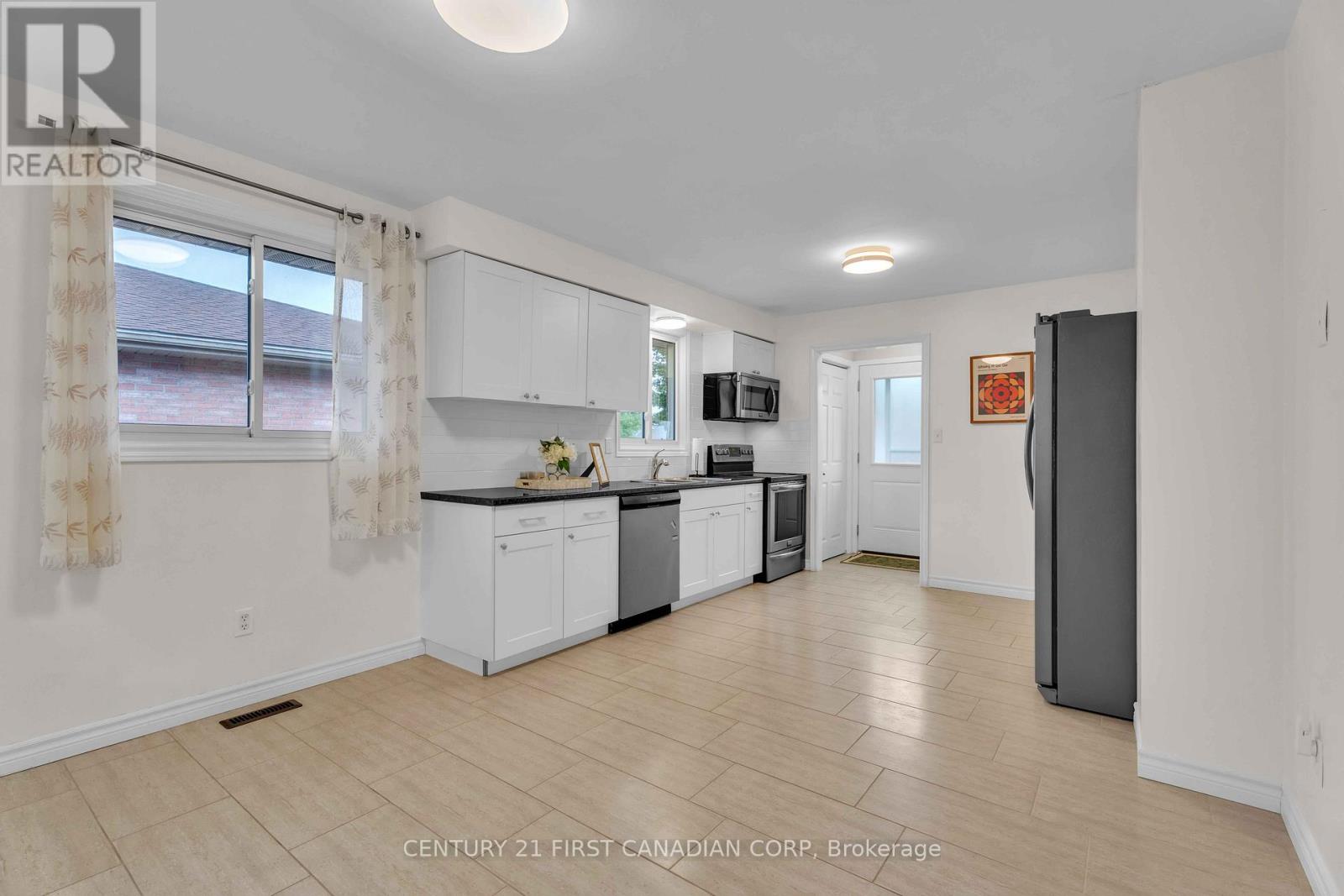 400 Barker Street, London East, Ontario  N5Y 5G6 - Photo 6 - X12429240