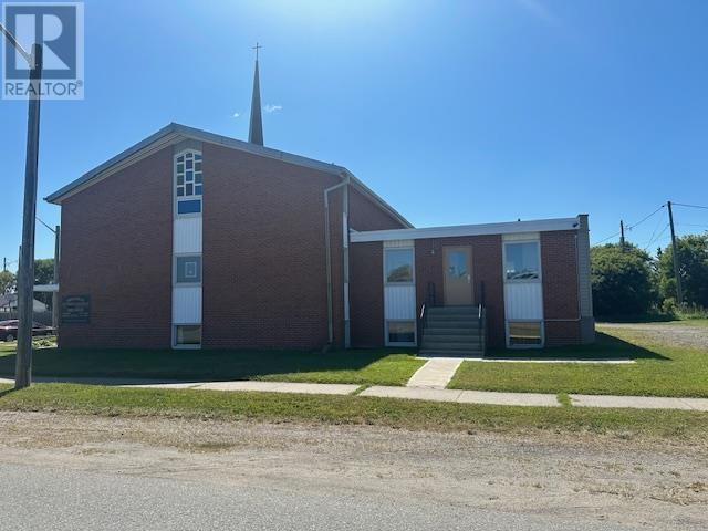1303 Broadmore Ave., Thunder Bay, Ontario  P7E 2Y8 - Photo 2 - TB252968