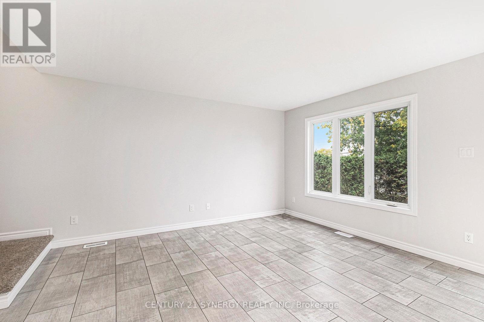 14a George Street, North Stormont, Ontario  K0A 1R0 - Photo 15 - X12429156