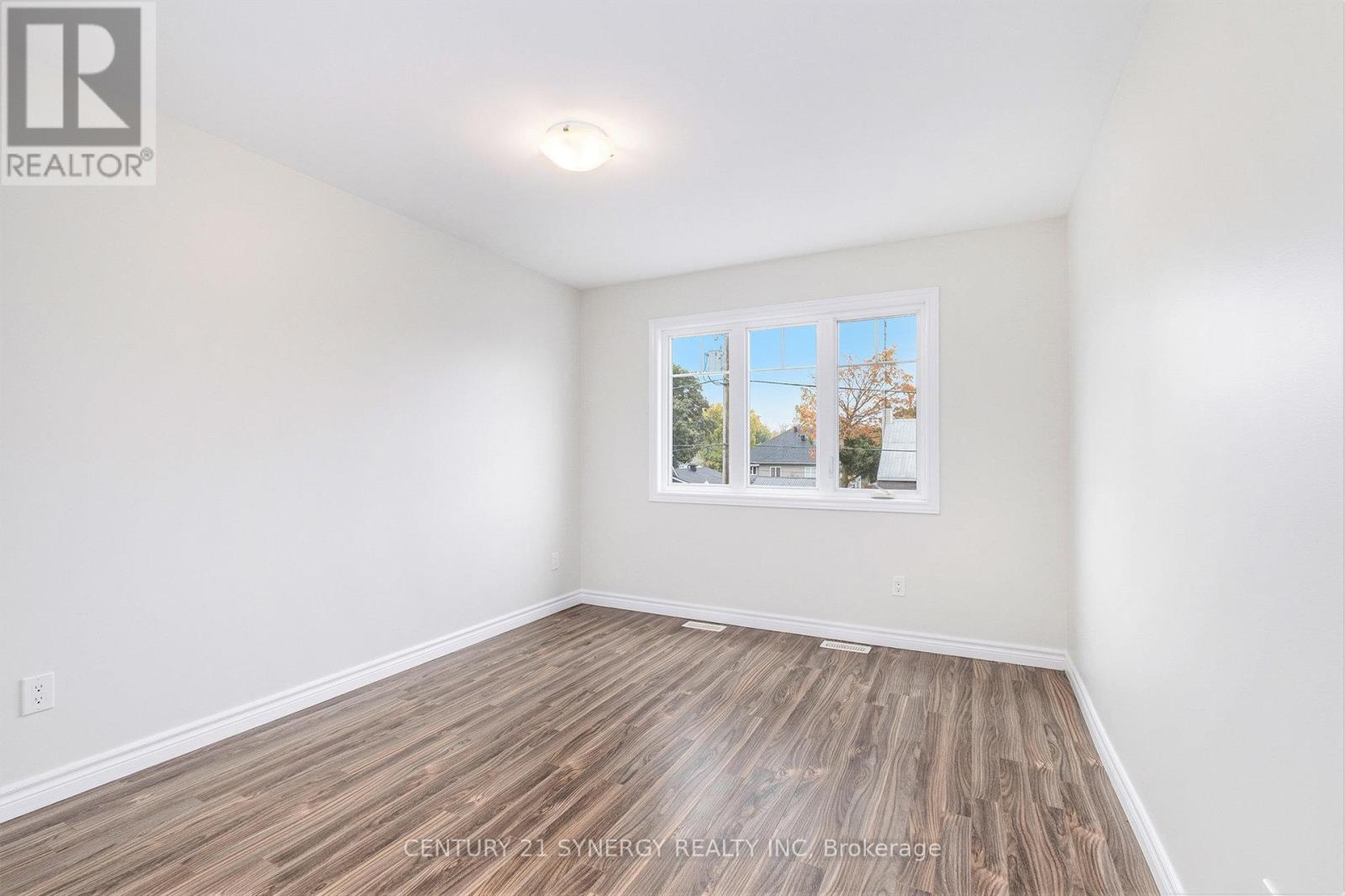 14a George Street, North Stormont, Ontario  K0A 1R0 - Photo 25 - X12429156