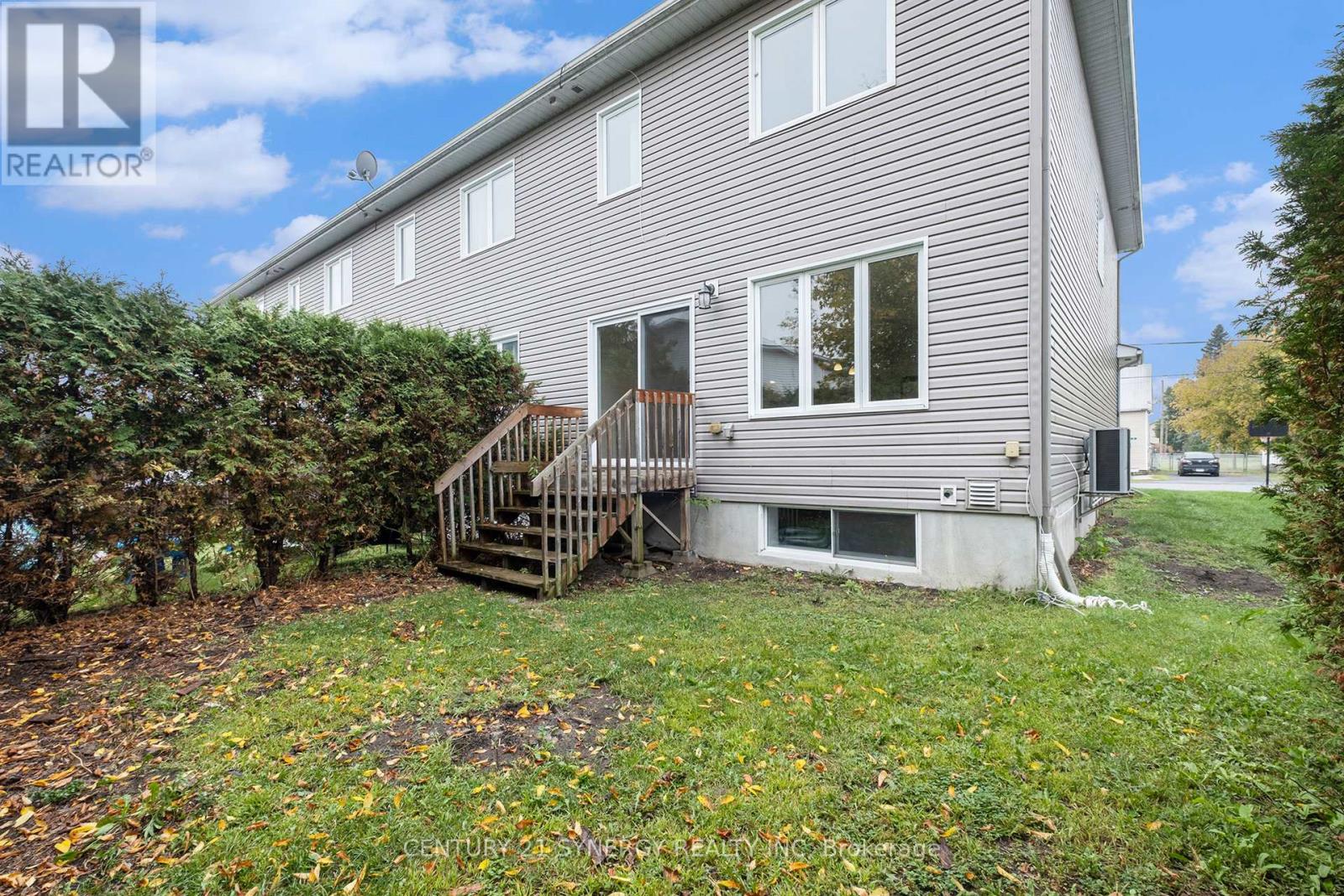 14a George Street, North Stormont, Ontario  K0A 1R0 - Photo 37 - X12429156