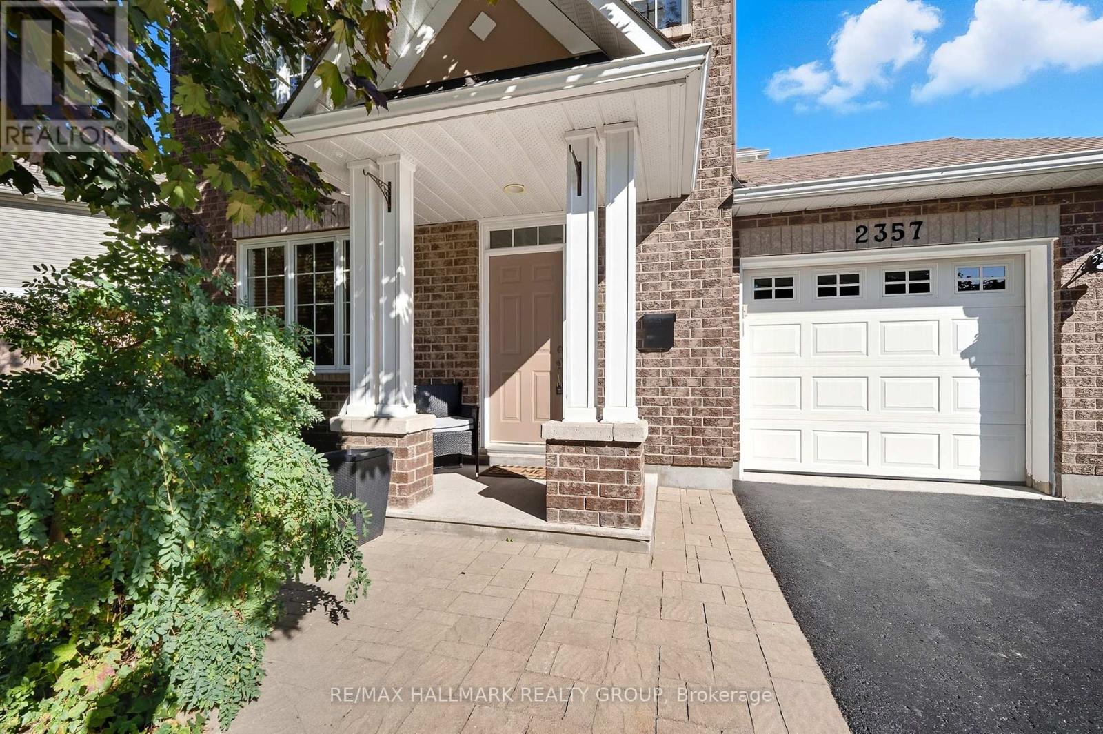 2357 Raintree Drive, Ottawa, Ontario  K1W 1J3 - Photo 2 - X12429253