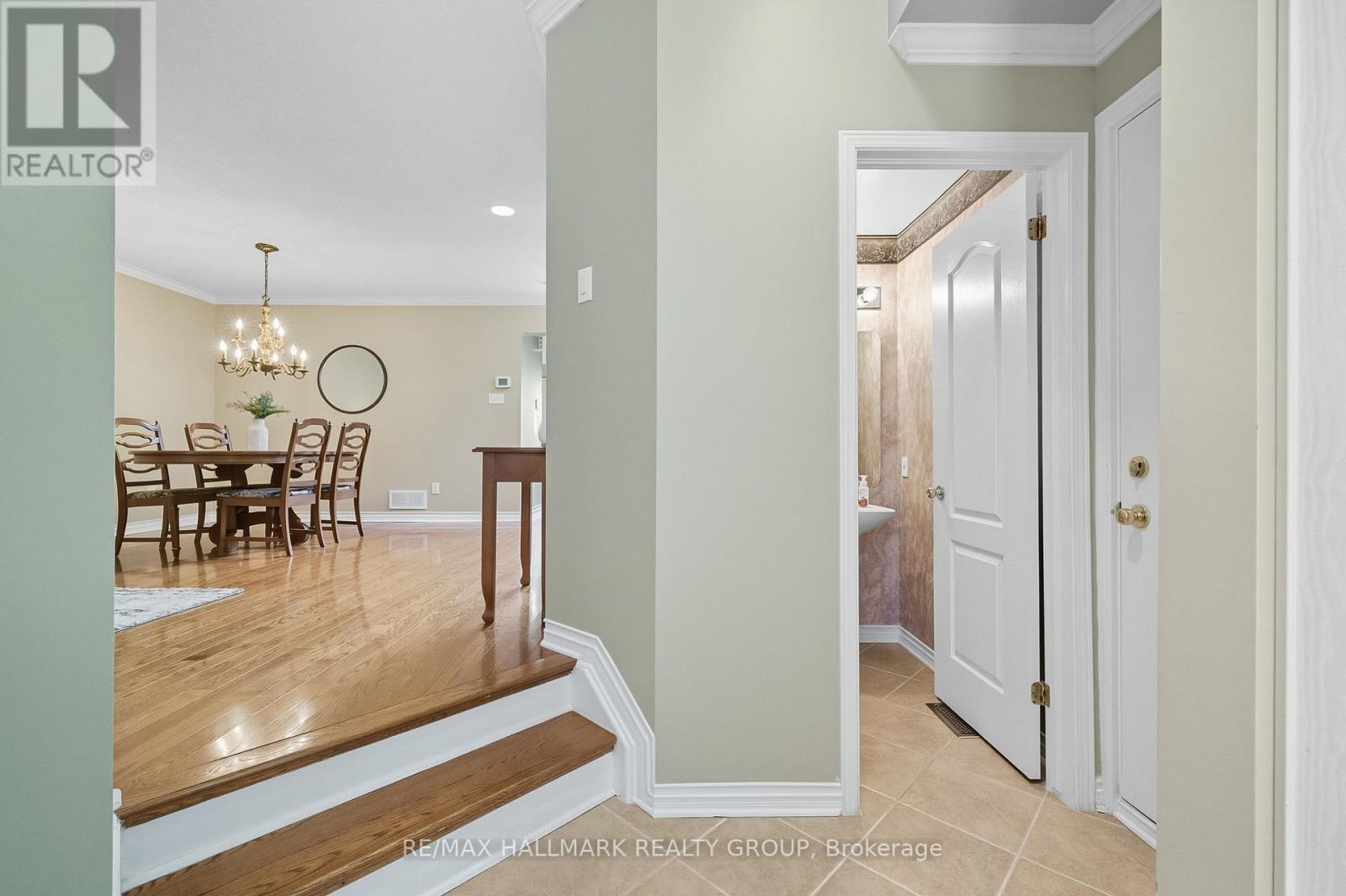 2357 Raintree Drive, Ottawa, Ontario  K1W 1J3 - Photo 3 - X12429253