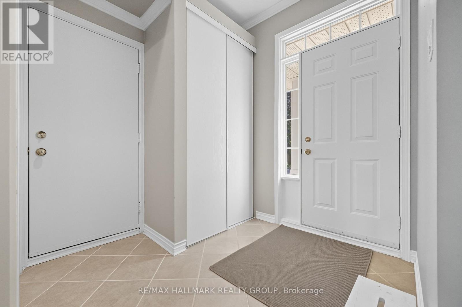 2357 Raintree Drive, Ottawa, Ontario  K1W 1J3 - Photo 4 - X12429253