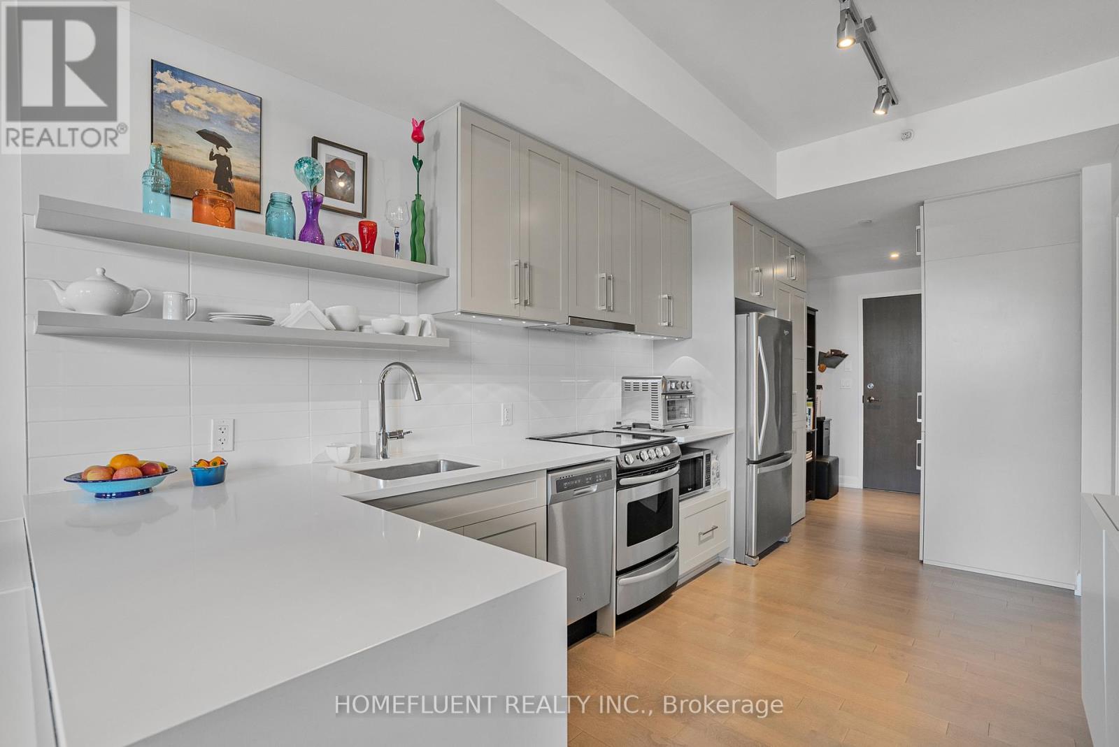 305 - 10 Rosemount Avenue, Ottawa, Ontario  K1Y 4G9 - Photo 9 - X12429258