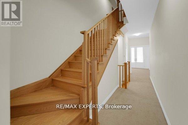 87 De La Roche Drive N, Vaughan, Ontario  L4L 1A6 - Photo 13 - N12429076