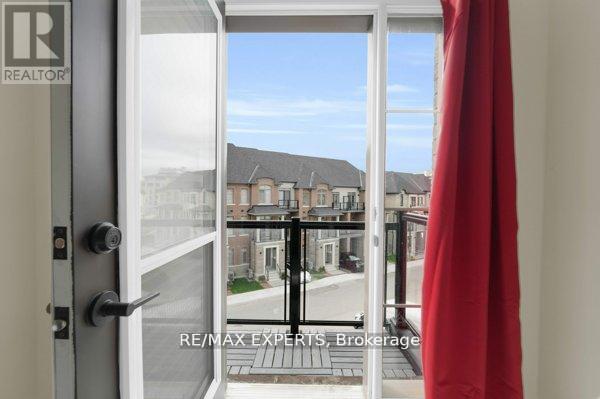 87 De La Roche Drive N, Vaughan, Ontario  L4L 1A6 - Photo 42 - N12429076