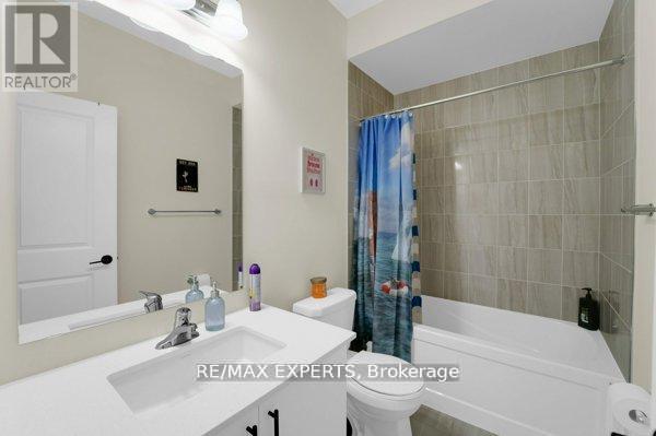 87 De La Roche Drive N, Vaughan, Ontario  L4L 1A6 - Photo 43 - N12429076