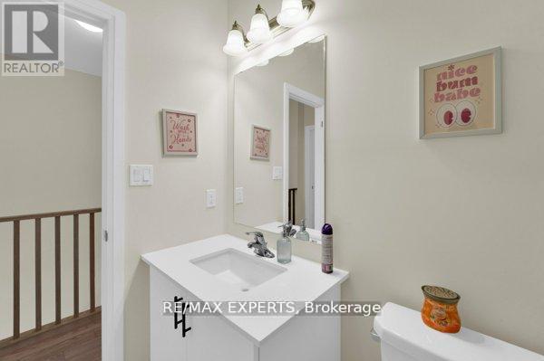 87 De La Roche Drive N, Vaughan, Ontario  L4L 1A6 - Photo 44 - N12429076