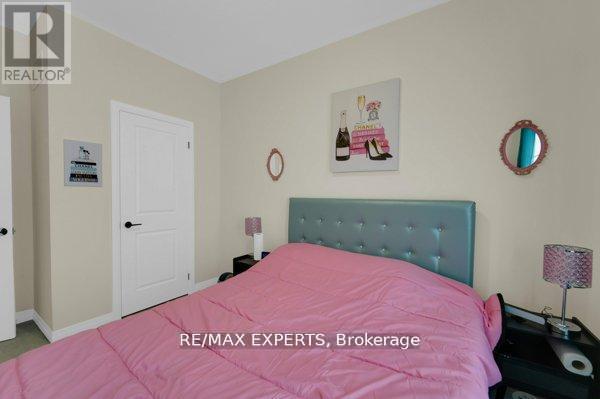 87 De La Roche Drive N, Vaughan, Ontario  L4L 1A6 - Photo 46 - N12429076