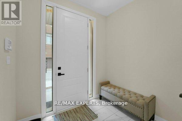 87 De La Roche Drive N, Vaughan, Ontario  L4L 1A6 - Photo 5 - N12429076
