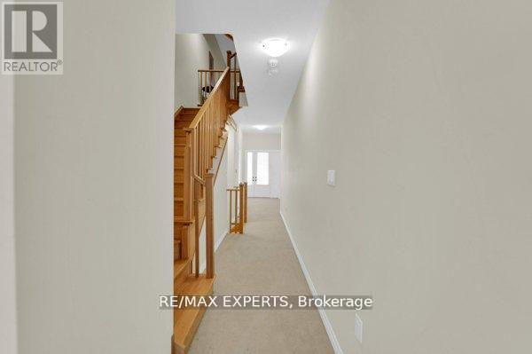 87 De La Roche Drive N, Vaughan, Ontario  L4L 1A6 - Photo 6 - N12429076