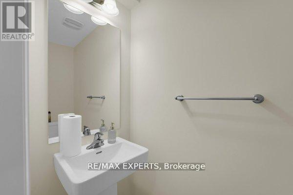 87 De La Roche Drive N, Vaughan, Ontario  L4L 1A6 - Photo 7 - N12429076