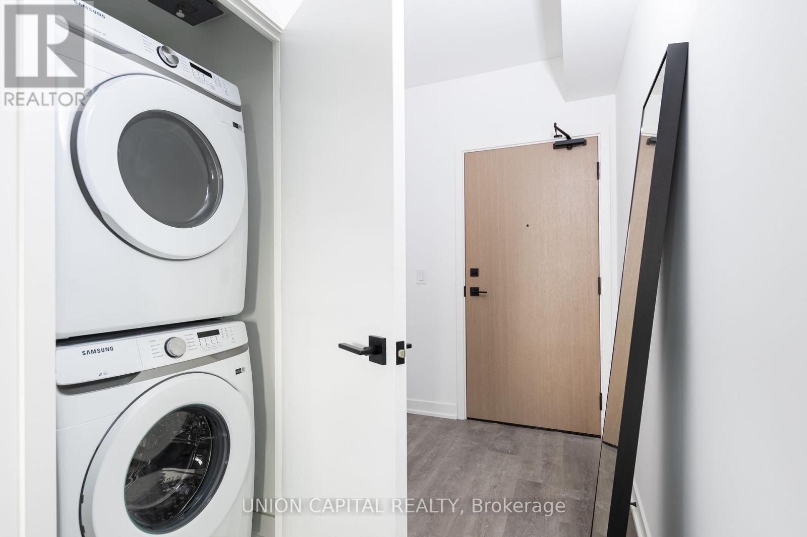 513 - 36 Zorra Street N, Toronto, Ontario  M8Z 0G5 - Photo 3 - W12428597