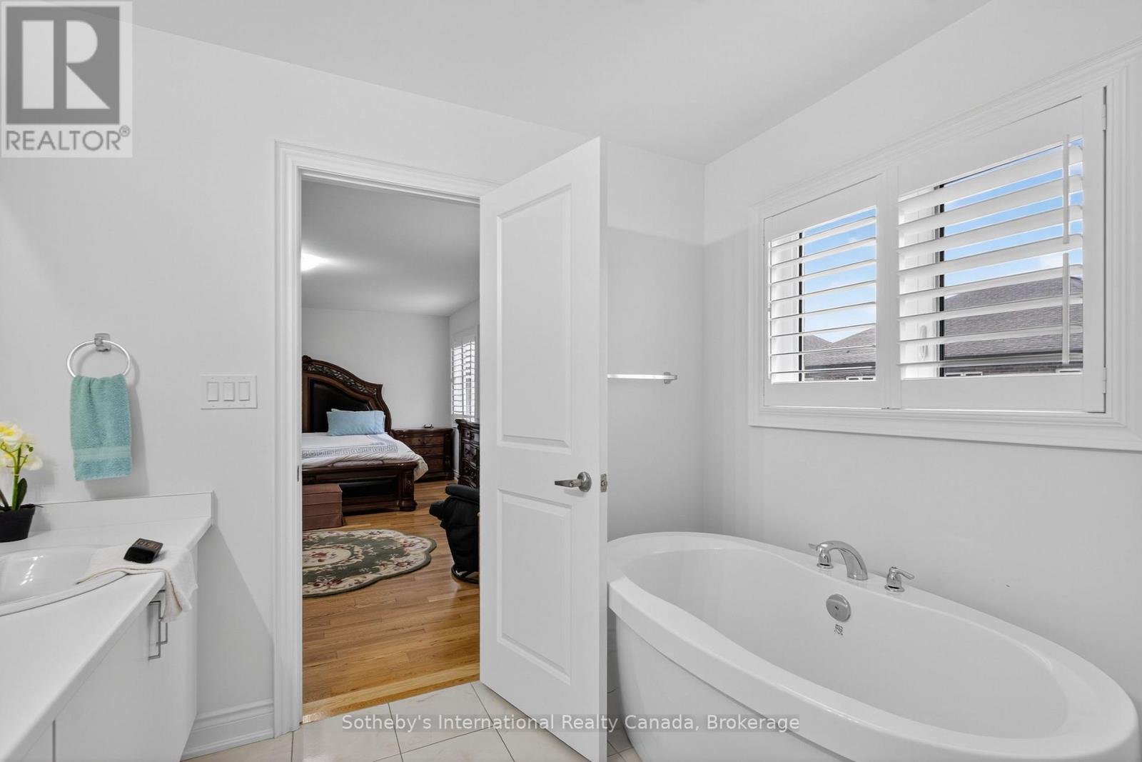 5 Middleton Drive, Wasaga Beach, Ontario  L9Z 0L1 - Photo 22 - S12429222