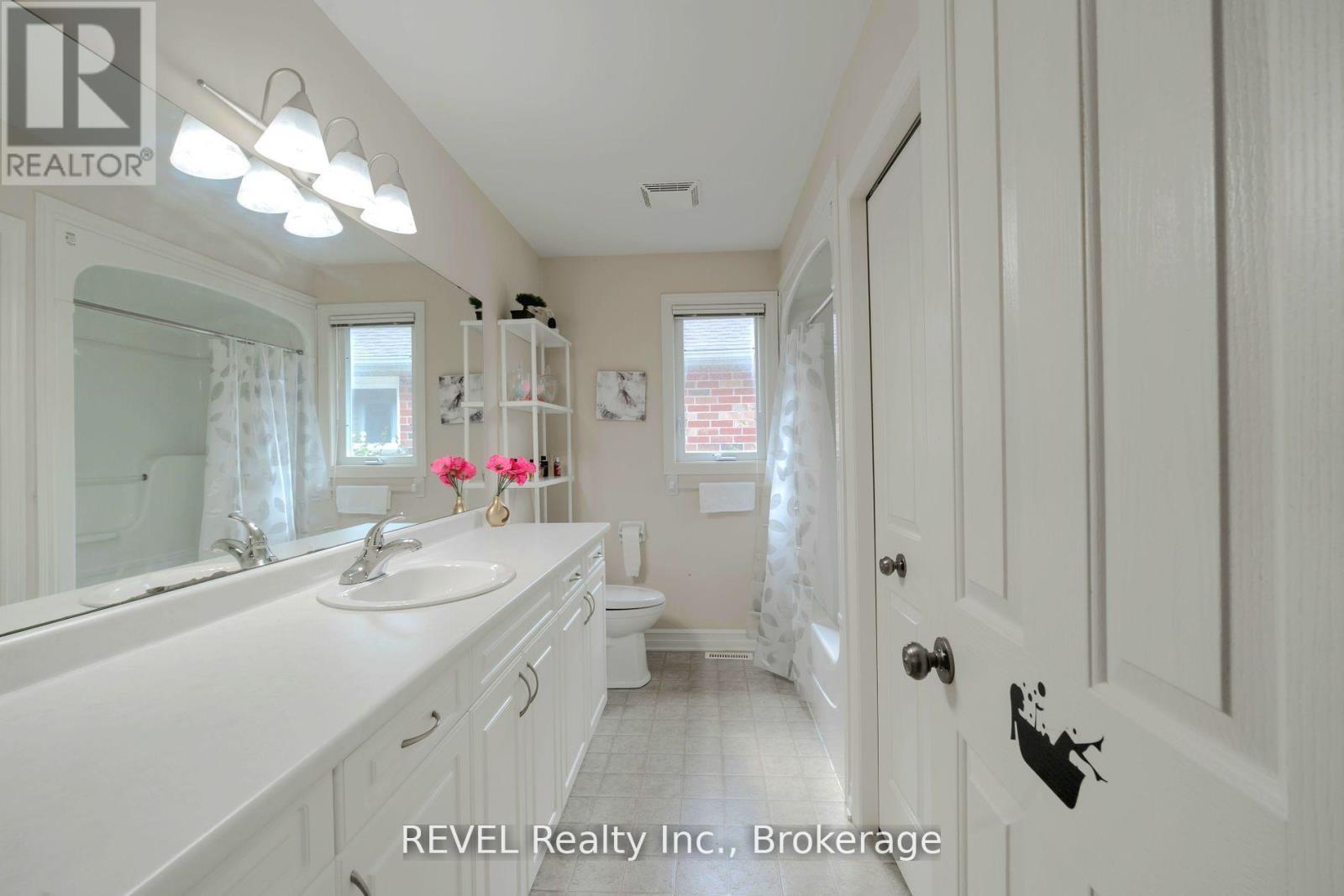 1085 South Wenige Drive, London North, Ontario  N5X 4G5 - Photo 20 - X12429160