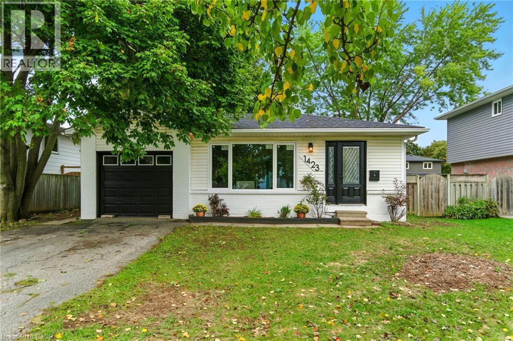1423 THORNTON Road, Burlington, Ontario