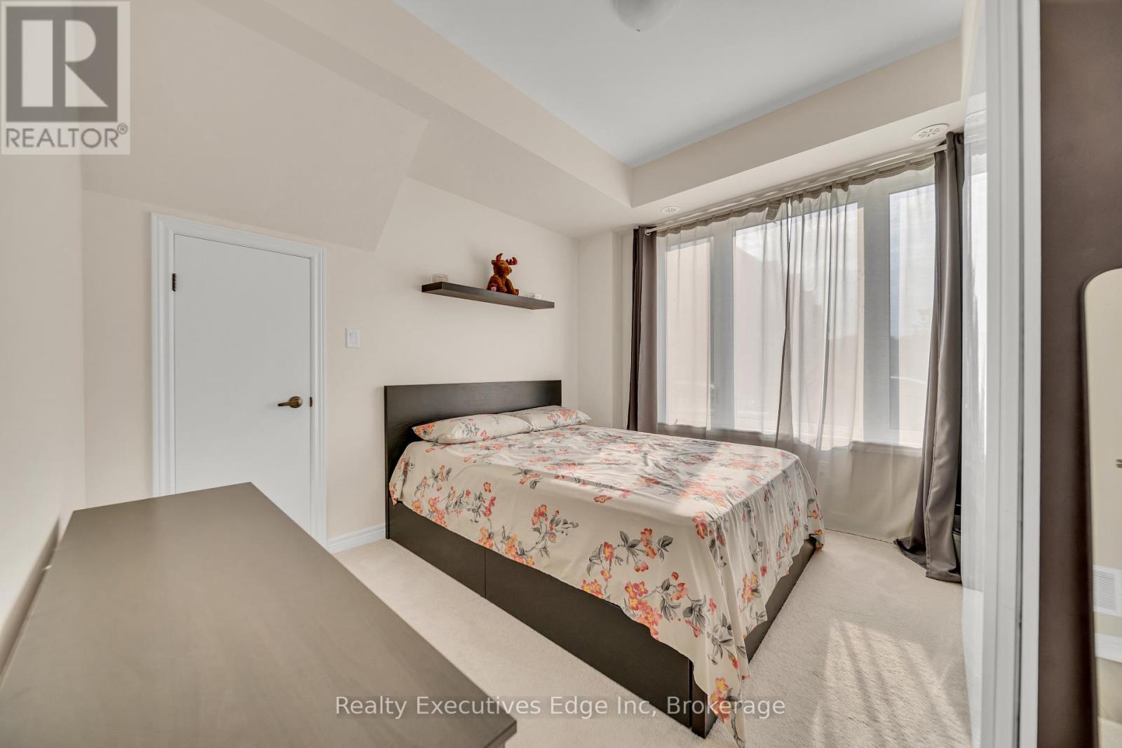 65 - 252 Law Drive, Guelph, Ontario  N1E 0P6 - Photo 12 - X12429140