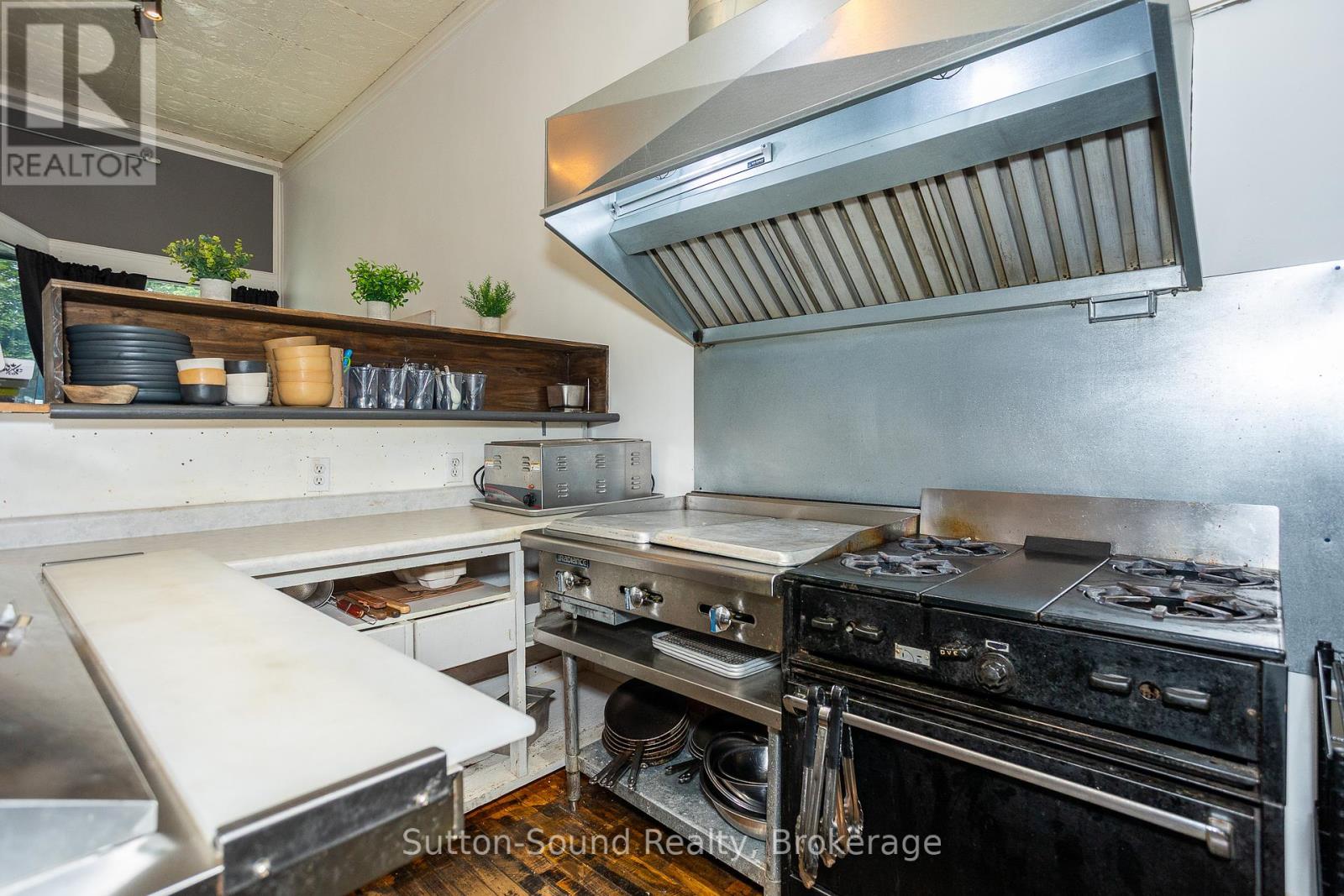 10 Yonge Street N, Arran-Elderslie, Ontario  N0H 2N0 - Photo 11 - X12429237