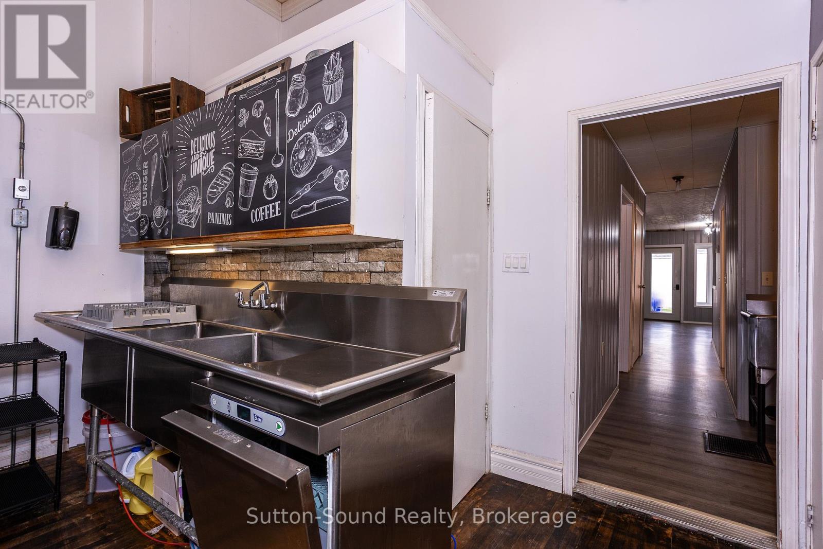10 Yonge Street N, Arran-Elderslie, Ontario  N0H 2N0 - Photo 13 - X12429237