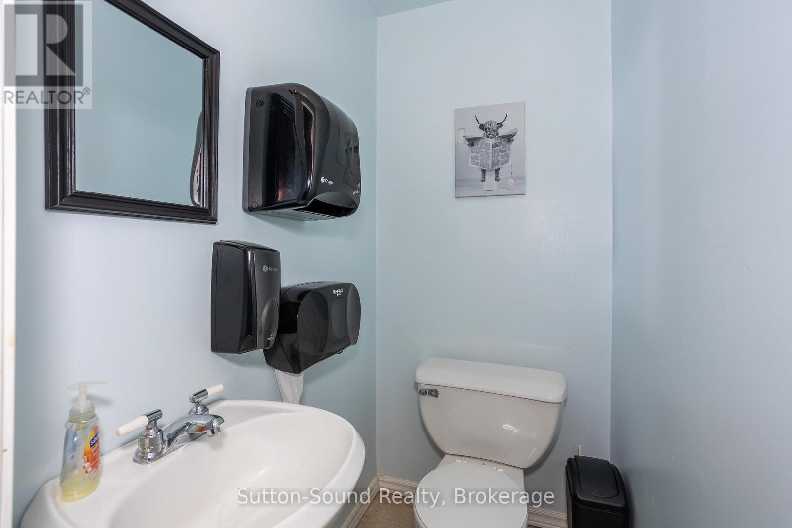 10 Yonge Street N, Arran-Elderslie, Ontario  N0H 2N0 - Photo 15 - X12429237