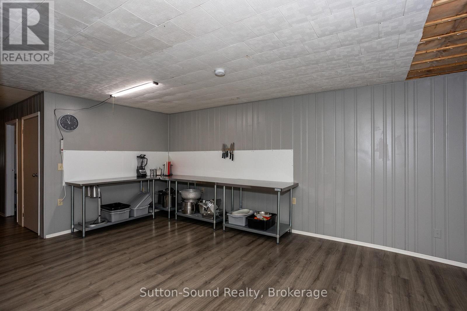 10 Yonge Street N, Arran-Elderslie, Ontario  N0H 2N0 - Photo 20 - X12429237