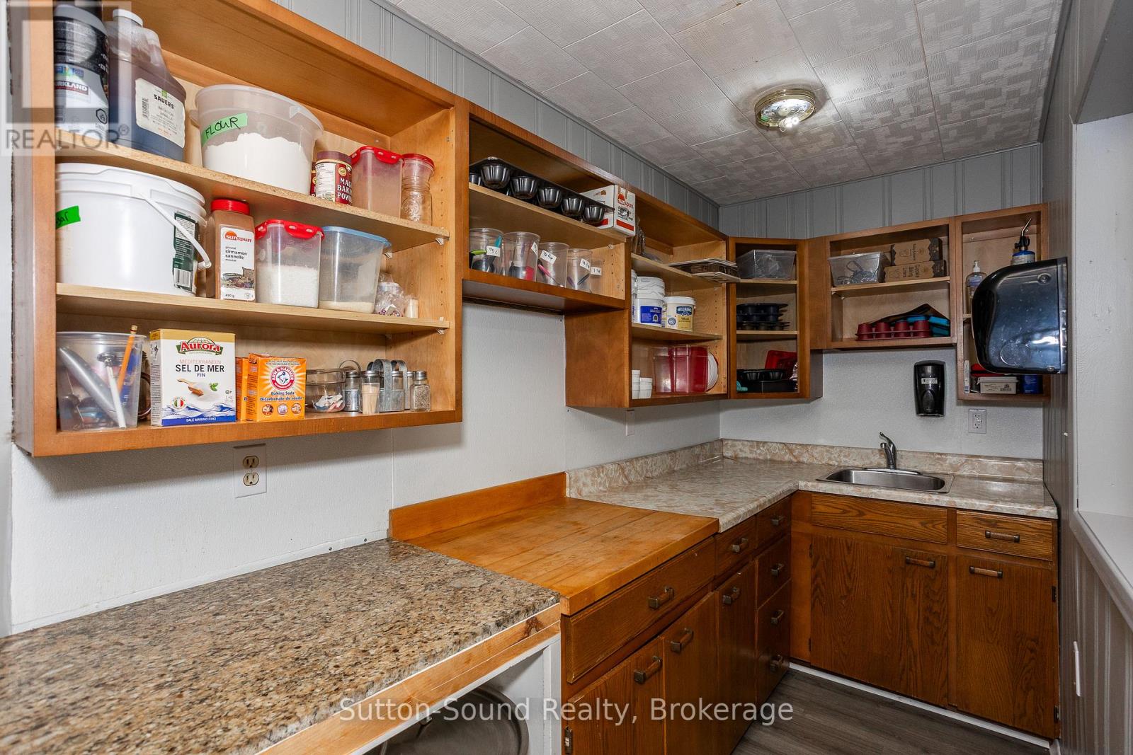 10 Yonge Street N, Arran-Elderslie, Ontario  N0H 2N0 - Photo 21 - X12429237