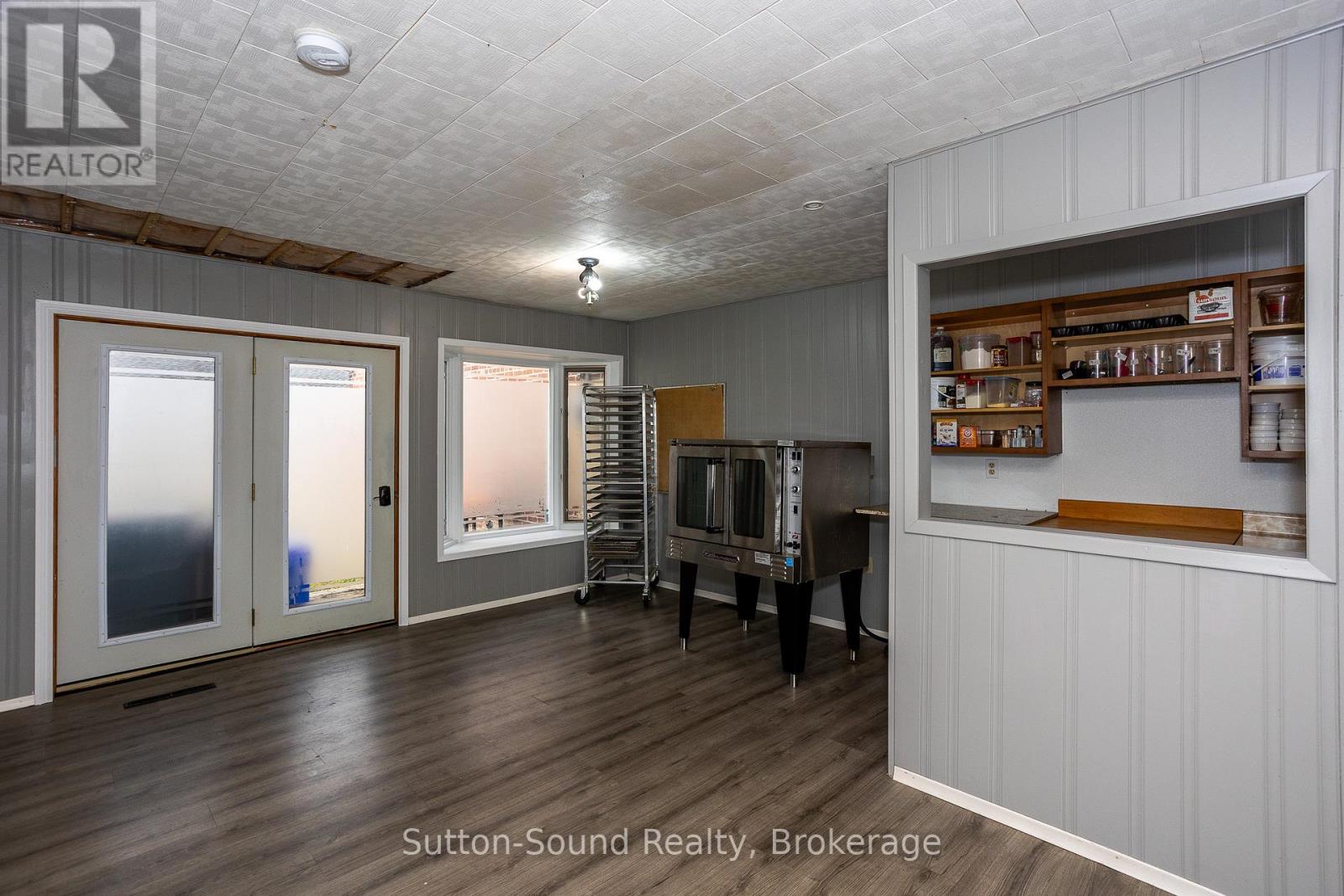 10 Yonge Street N, Arran-Elderslie, Ontario  N0H 2N0 - Photo 22 - X12429237