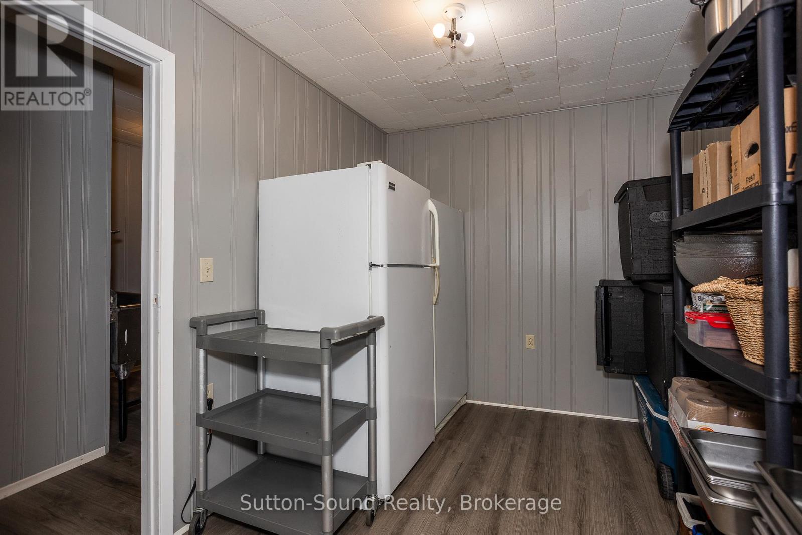 10 Yonge Street N, Arran-Elderslie, Ontario  N0H 2N0 - Photo 25 - X12429237