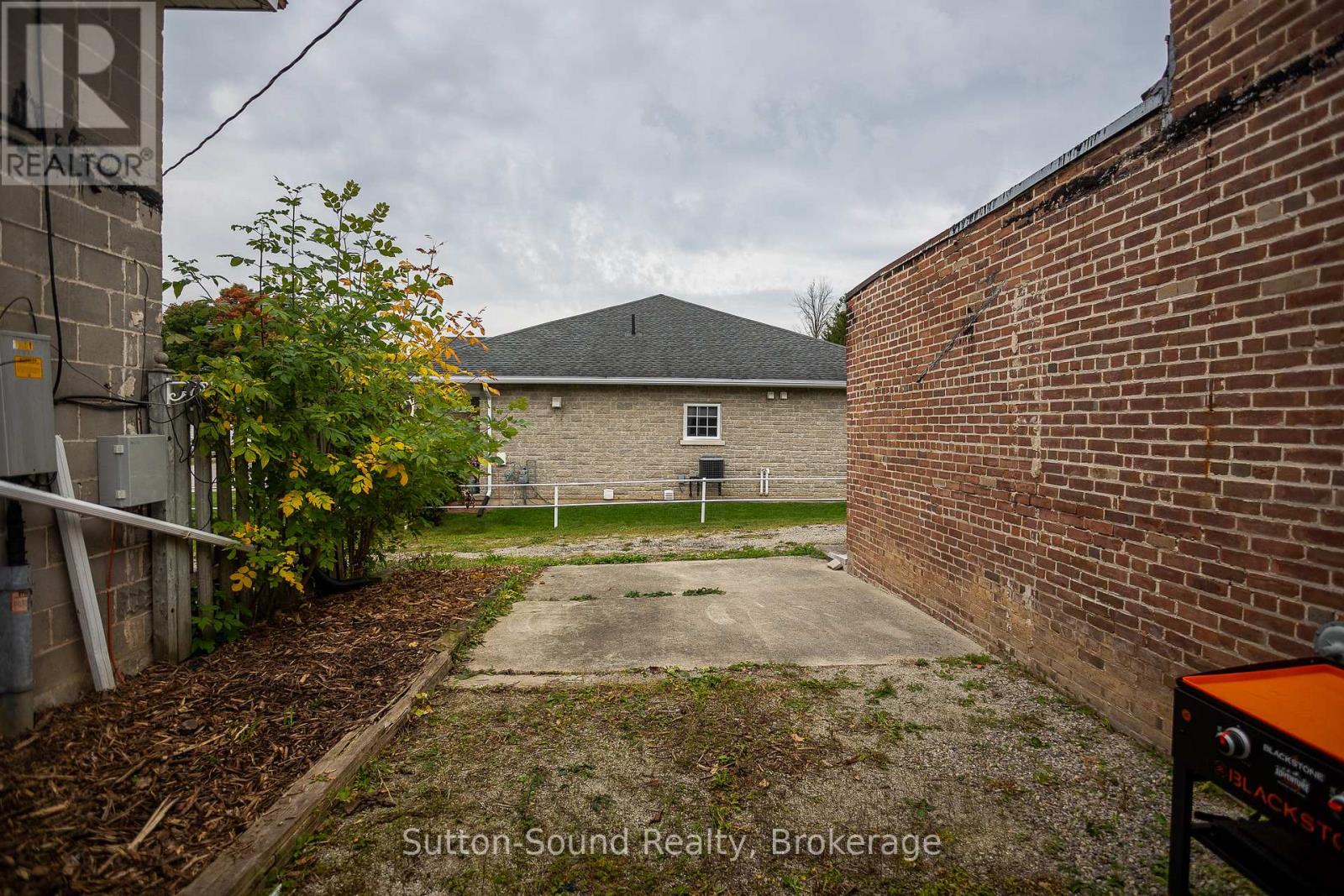 10 Yonge Street N, Arran-Elderslie, Ontario  N0H 2N0 - Photo 28 - X12429237