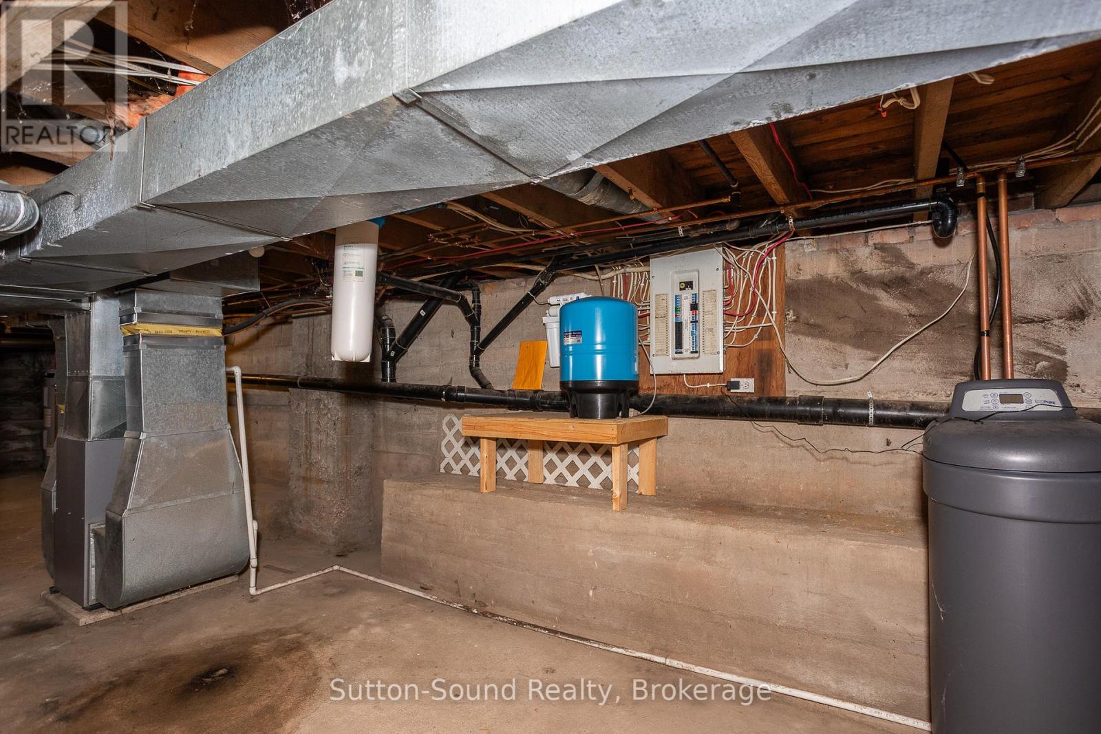 10 Yonge Street N, Arran-Elderslie, Ontario  N0H 2N0 - Photo 31 - X12429237