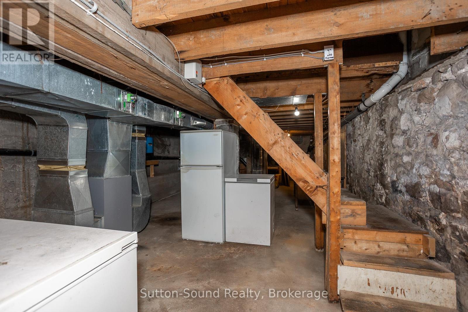 10 Yonge Street N, Arran-Elderslie, Ontario  N0H 2N0 - Photo 33 - X12429237