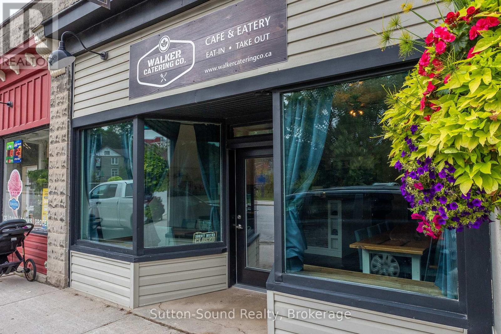 10 Yonge Street N, Arran-Elderslie, Ontario  N0H 2N0 - Photo 4 - X12429237