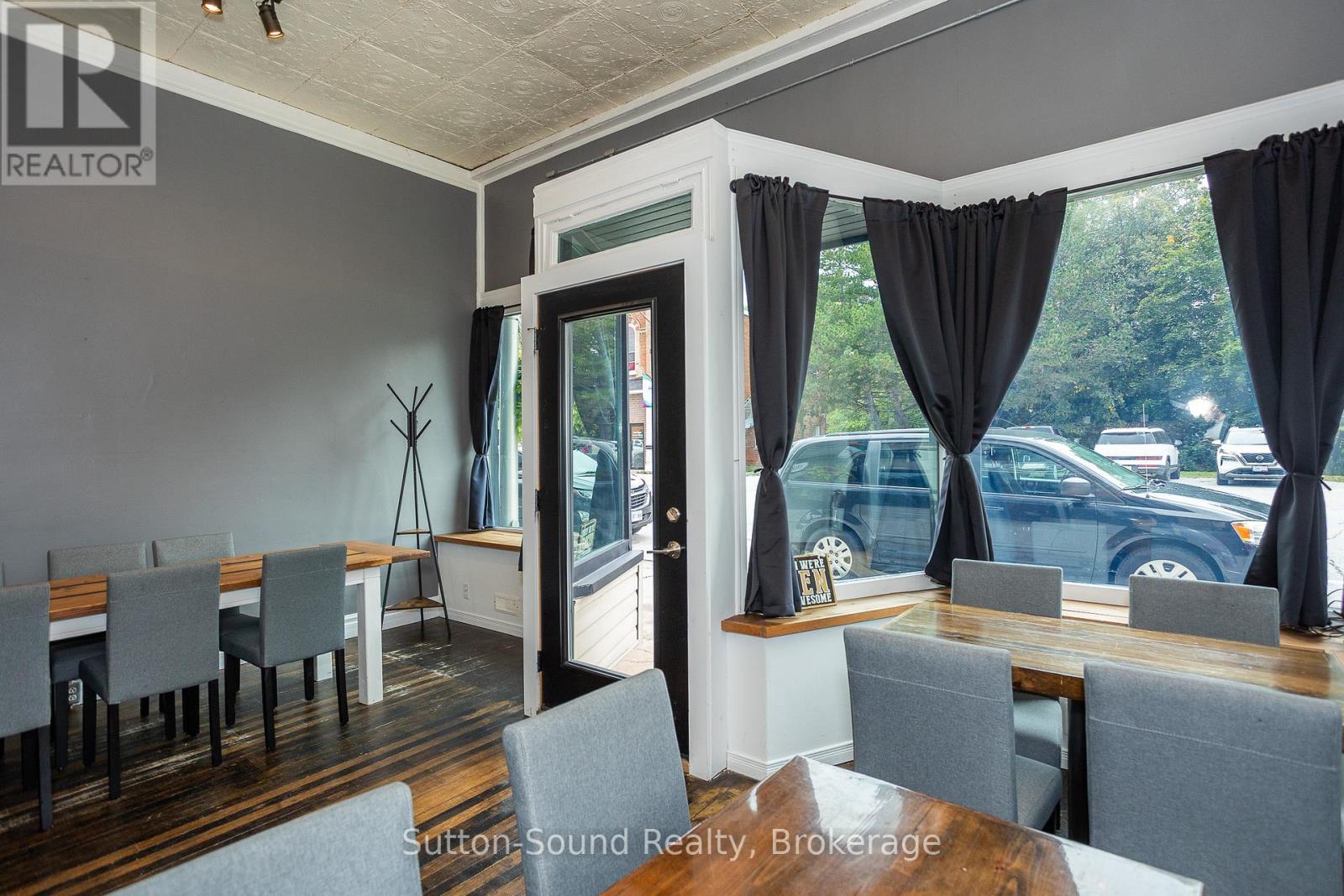 10 Yonge Street N, Arran-Elderslie, Ontario  N0H 2N0 - Photo 6 - X12429237