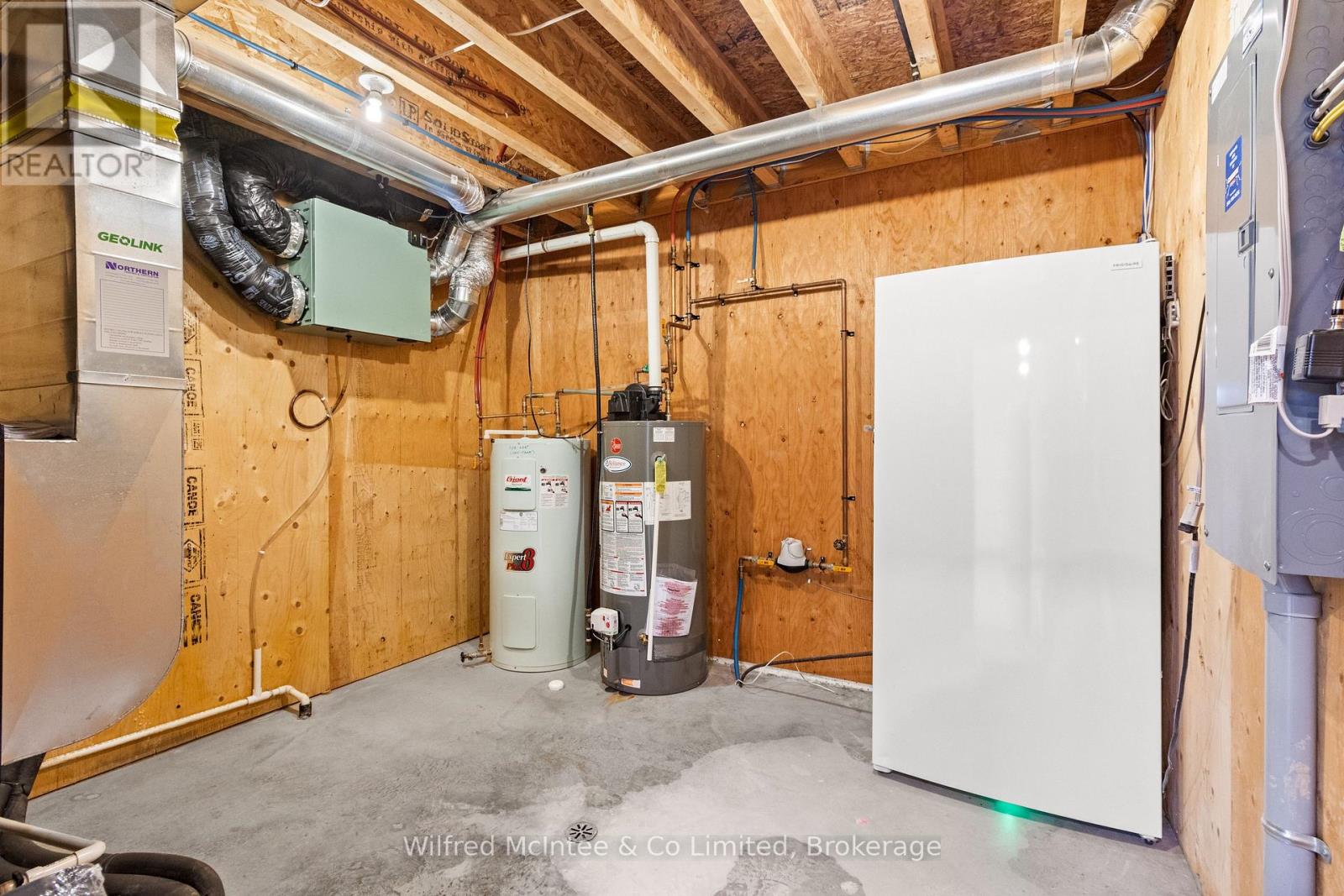 22 Nyah Court, Kincardine, Ontario  N0G 2T0 - Photo 28 - X12429243