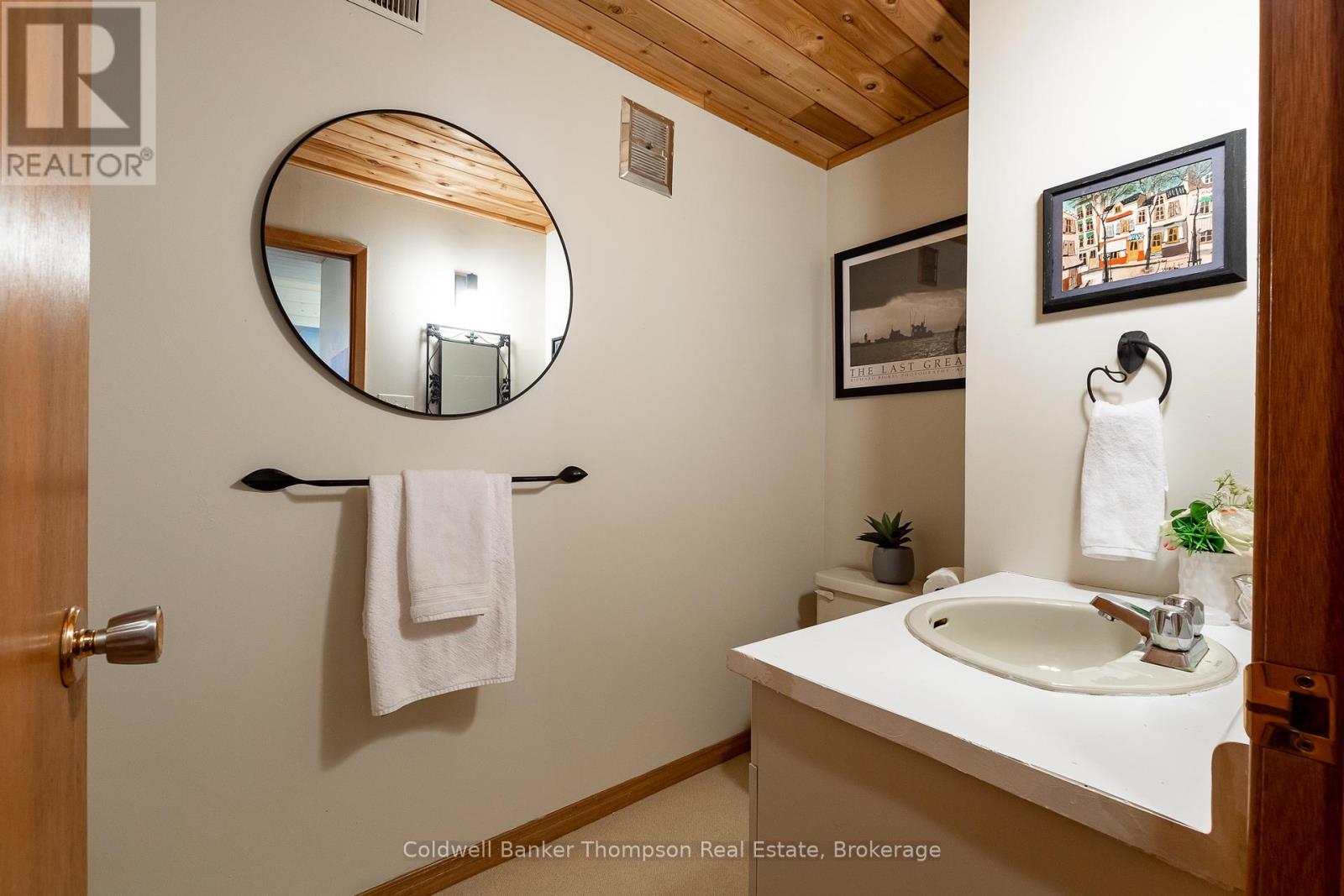 54 Rowan Drive, Huntsville, Ontario  P1H 2J2 - Photo 20 - X12429261