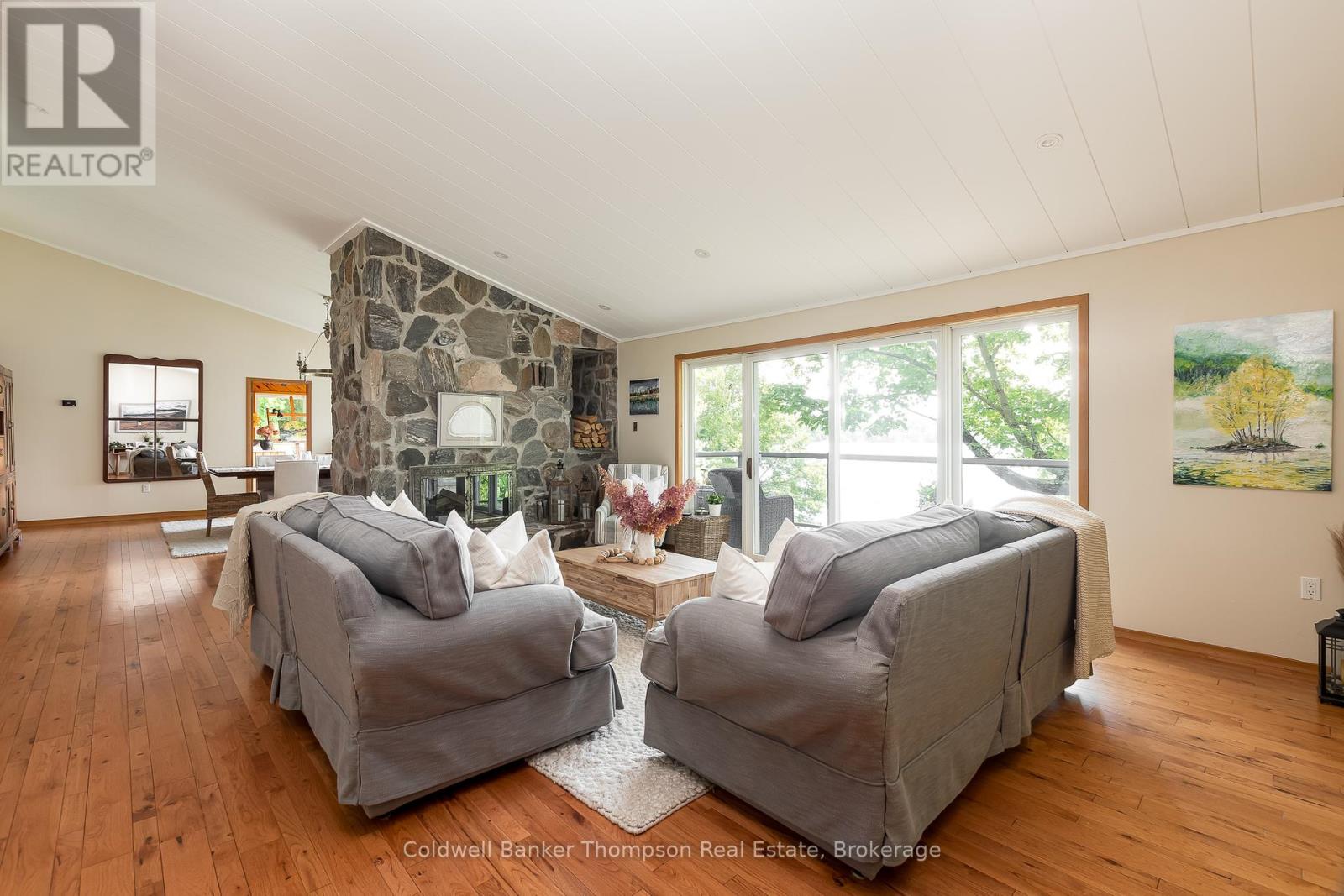 54 Rowan Drive, Huntsville, Ontario  P1H 2J2 - Photo 7 - X12429261