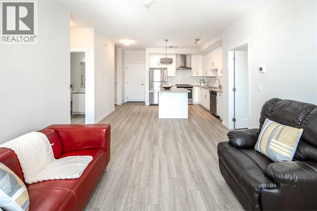 408, 30 Shawnee Common Sw, Calgary, Alberta  T2Y 0R1 - Photo 3 - A2260324