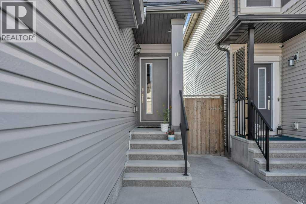 115 Savanna Way, Calgary, Alberta  T3J 0Y6 - Photo 4 - A2251151